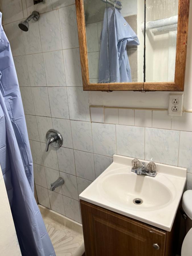 A Cozy Room In Queens นิวยอร์ก ภายนอก รูปภาพ